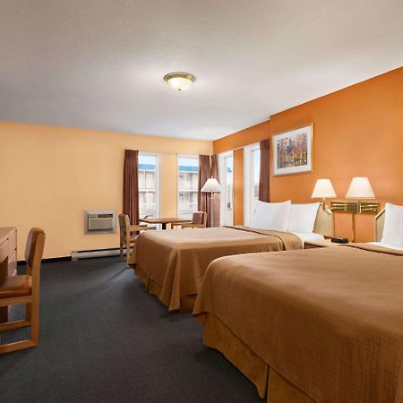 Travelodge By Wyndham Quesnel Bc Zewnętrze zdjęcie